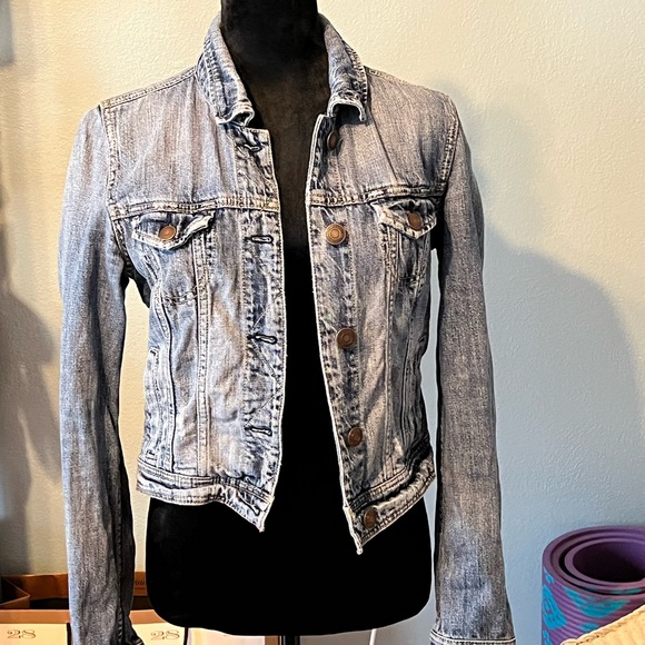 Women's Light Blue Denim Jacket - Picture 1 of 1